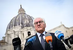 Der Bundespr&auml;sident berichtete von seiner Privataudienz mit Papst Leo XIV. - &copy; Bernd von Jutrczenka/dpa