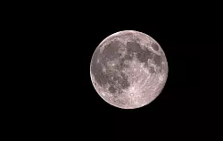 Am S&uuml;dpol des Mondes gibt es gefrorenes Wasser, das macht die Region zum attraktiven Ziel. (Archivbild) - &copy; Marcus M&uuml;ller/dpa