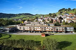 Das Feriendorf in Urnäsch umfasst 50 Ferienwohnungen. - © Andrea Campiche/Reka/dpa-tmn