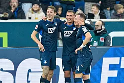 Grischa Prömel und die Hoffenheimer feiern gegen Augsburg - © Uwe Anspach/dpa