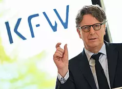 KfW-Chef: Klimaschutz bleibt Schwerpunkt (Archivbild) - © Arne Dedert/dpa