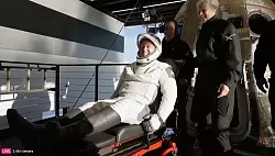 Auch für Wilmore hatte das lange Warten nun ein Ende. - © Uncredited/SpaceX/AP/dpa