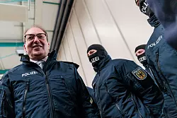 Die Kompetenzen der Bundespolizei werden ausgebaut. - © Carsten Koall/dpa