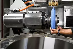 Der europ&auml;ische Maschinen- und Anlagenbau ist laut dem VDMA von den US-Z&ouml;llen bereits &uuml;berdurchschnittlich stark betroffen. (Symbolbild) - &copy; Jens Kalaene/dpa