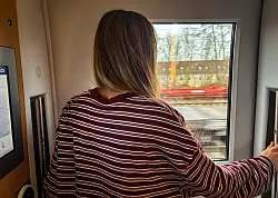 Ist die Reise Teil des Ziels? Die Zugfahrt hat deutlich mehr Spa&szlig; gemacht als der Flug - auch dank mehr Bewegungsfreiheit. - &copy; Nathalie Helene Rippich/dpa-tmn