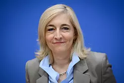 Ministerin will Angebot der Apotheken ausweiten. (Archivbild) - &copy; Bernd von Jutrczenka/dpa