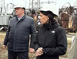 Die Energieversorgung der Ukraine ist durch viele russische Treffer beschädigt worden. - © Jörg Blank/dpa