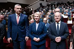 Bundeskanzler Olaf Scholz sprach beim Leipziger Festakt zum Gedenken an die friedliche Revolution in der DDR 1989. - &copy; Sebastian Kahnert/dpa
