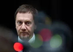 Sachsens Ministerpräsident Michael Kretschmer ist derzeit Chef der Ministerpräsidentenkonferenz. - © Hannes P. Albert/dpa