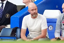 Leverkusens Trainer Erik ten Hag konnte mit der Leistung seiner Mannschaft im Test gegen den FC Chelsea nicht zufrieden sein. - &copy; Adam Davy/PA/AP/dpa