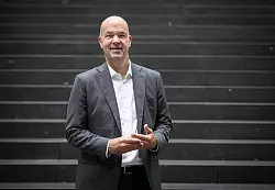 DIW-Präsident Fratzscher will große Vermögen stärker besteuern. (Archivbild) - © Bernd von Jutrczenka/dpa