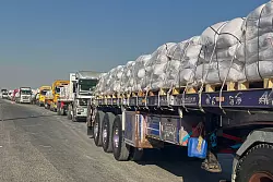 Erstmals seit Monaten l&auml;sst Israel humanit&auml;re Hilfe in gr&ouml;&szlig;erem Stil in den Gazastreifen. - &copy; Mohammed Arafat/AP/dpa