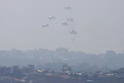 Erstmals seit Monaten l&auml;sst Israel humanit&auml;re Hilfe in gr&ouml;&szlig;erem Stil in den Gazastreifen. - &copy; Ohad Zwigenberg/AP/dpa