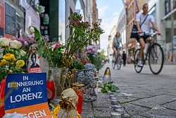 Der 21-jährige Lorenz wurde von einem Polizisten erschossen - bald ist klar, ob Anklage gegen den Beamten erhoben wird oder nicht. (Archivbild) - © Izabela Mittwollen/dpa