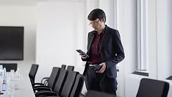 Die Opposition wirft Paul vor, nach dem Solinger Anschlag abgetaucht zu sein. (Anschlag) - &copy; Rolf Vennenbernd/dpa