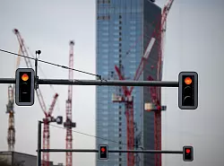 Auf dem Bau sollen die Ampeln bald auf Gr&uuml;n umspringen. (Archivbild) - &copy; Soeren Stache/dpa
