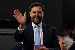 J.D. Vance\\\' Beststeller erz&auml;hlt von einer Schicht, die Trumps Wahlsieg mit m&ouml;glich machte. Nun soll der Politiker Trump mit zur zweiten Amtszeit helfen. - &copy; Carolyn Kaster/AP/dpa