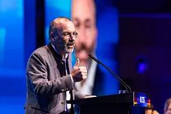 Fordert den Ausbau der EU zu einer europ&auml;ischen Nato: Manfred Weber (CSU), Vorsitzender der Fraktion EVP im Europ&auml;ischen Parlament. (Archivbild) - &copy; Philipp von Ditfurth/dpa