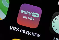 Der Eezy-Tarif funktioniert mit rund 40 verschiedenen Apps von Verkehrsverb&auml;nden und Stadtwerken. - &copy; Oliver Berg/dpa