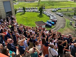 Kurz nach dem Start der Rakete brach in Kourou Jubel aus. - &copy; Rachel Bo&szlig;meyer/dpa