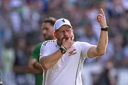 Steffen Baumgart sah einen klaren Pokal-Sieg seiner Mannschaft. - &copy; David Inderlied/dpa