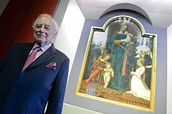 Würth ist auch Kunstsammler. Hier steht er vor dem Gemälde «Schutzmantelmadonna» von Hans Holbein, das in einem seiner Museen in Schwäbisch Hall zu sehen ist. (Archivbild) - © picture alliance / dpa