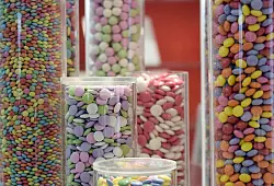 Nicht zu viele S&uuml;&szlig;igkeiten: &laquo;Wir m&uuml;ssen daf&uuml;r sorgen, dass Kinder ges&uuml;nder aufwachsen k&ouml;nnen&raquo;, sagt Bundesern&auml;hrungsminister Cem &Ouml;zdemir. - &copy; Henning Kaiser/dpa