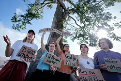 Auch deutsche Klimasch&uuml;tzer sind nach Brasilien gereist. - &copy; Kay Nietfeld/dpa