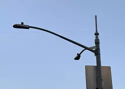 An einigen Stellen besteht der Eruv aus aufgespannter Schnur, teilweise z&auml;hlen aber auch Z&auml;une oder Mauern dazu. - &copy; Christina Horsten/dpa