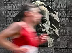 Nicht nur an zahlreichen Kunstprojekten konnten sich Interessierte in Chemnitz beteiligen, sondern auch sportlich betätigen: der Kulturhauptstadt-Marathon im Mai (Archivbild) - © Hendrik Schmidt/dpa