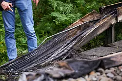 in einem Kabelschacht brannte es. - &copy; Christoph Reichwein/dpa