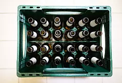 Bier gilt als typisch deutsch. - © Robert Michael/dpa