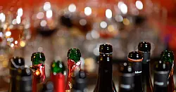 In Deutschland wird im Vergleich zu anderen Ländern viel Alkohol getrunken. - © Robert Michael/dpa