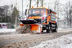 Die Winterdienste waren etwa in Niedersachsen im Dauereinsatz. - &copy; Hauke-Christian Dittrich/dpa