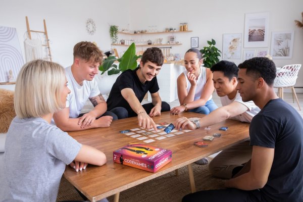 Verkaufsschlager: Das Spiel «Codenames» kam in unterschiedlichen Variationen - auch als erfolgreiche digitale App - heraus und ist mittlerweile in 47 Sprachen verfügbar. - © Nadezda Murmakova/Czech Games Edition/dpa-tmn