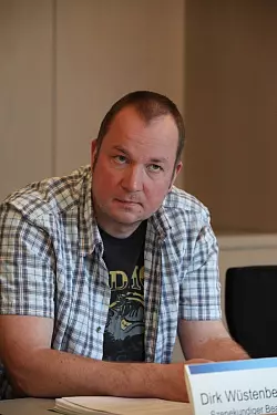 Der szenekundige Beamte Dirk W&uuml;stenbecker - &copy; Andreas Zobe