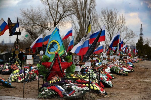 Russland selbst macht keine Angaben zu seinen getöteten und verletzten Soldaten im Angriffskrieg gegen die Ukraine. (Archivbild) - © Uncredited/AP/dpa