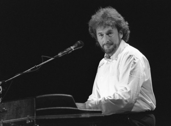 Rick Davies war Sänger und Gründungsmitglied der britischen Band Supertramp. Nun ist er im Alter von 81 Jahren gestorben. (Archivfoto) - © Katja Lenz/dpa