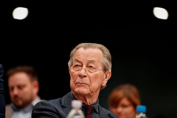 Verlangt von der SPD Mut bei Sozialreformen: der Ex-Parteivorsitzende Franz Müntefering. (Archivbild) - © Kay Nietfeld/dpa