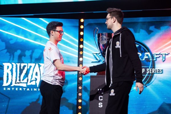 ShoWTimE und HeroMarine vor ihrem Duell bei der SC2 WCS Fall 2019 in Montreal. - © Carlton Beener/Blizzard Entertainment/dpa