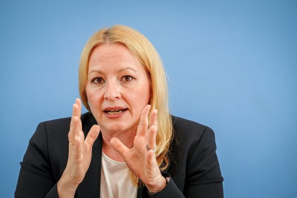 Schulen brauchen weiterhin Geld für die Digitalisierung (Archivbild) - © Kay Nietfeld/dpa