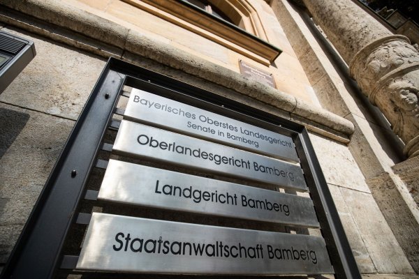 Die Staatsanwaltschaft Bamberg ermittelt im Zuge einer mutmaßlichen Beleidigung gegen Bundeswirtschaftsminister Robert Habeck. (Archivbild) - © Daniel Karmann/dpa