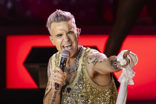 Sieben Auftritte in Deutschland: Für die Konzerte von Superstar Robbie Williams beginnt der Vorverkauf. (Archivbild) - © Michael Buholzer/Keystone/dpa