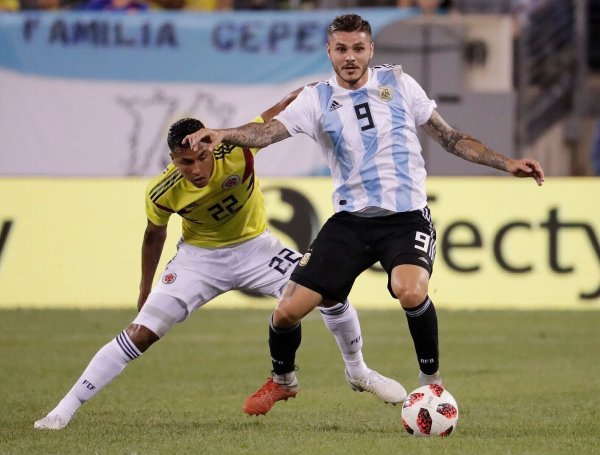 Hat vor dem Duell mit Bayern mit einer Knöchelverletzung zu kämpfen: Mauro Icardi. - © Julio Cortez/AP/dpa