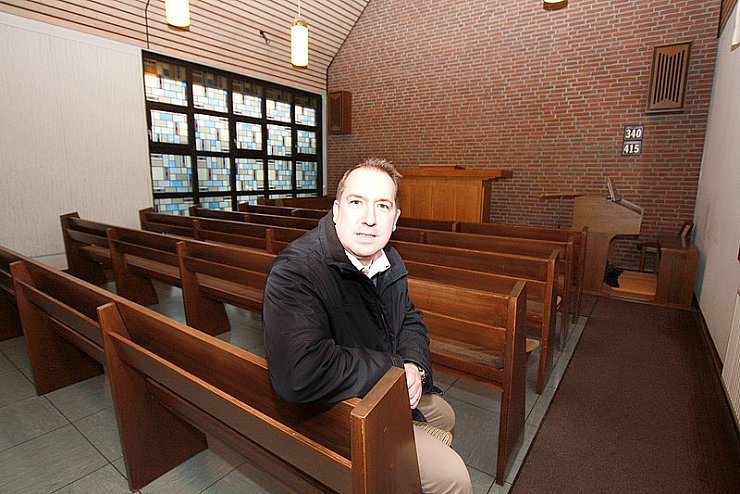 Gemeindevorsteher Thorsten Dodt im ehemaligen neuapostolischen Versammlungsraum in Oerlinghausen an der Zeppelinstraße. - © Foto: Gringel