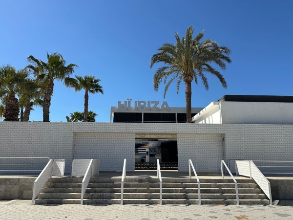 In diesem Jahr steht zum vierten Mal in Folge das «Hï Ibiza» auf dem ersten Platz des «DJ Mag»-Top-100-Clubs-Rankings. (Archivbild) - © Gregor Tholl/dpa