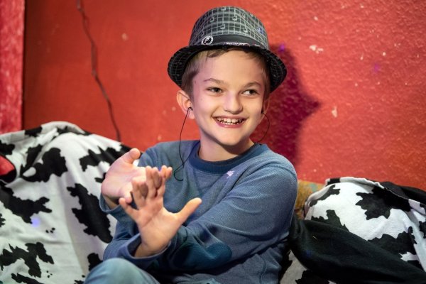 Junger Musiker Mika Mai - © Foto: Sina Schuldt/dpa