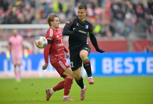 Die Fans stellten die Unterstützung zunächst ein. - © Anke Waelischmiller/dpa