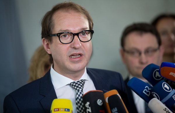 Bundesverkehrsminister Alexander Dobrindt - © Foto: Kay Nietfeld