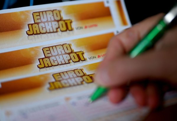 Eurojackpot - © Foto: Monika Skolimowska/dpa-Zentralbild/dpa